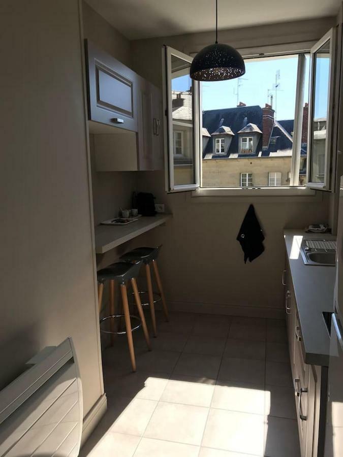 Appartement De Charme En Plein Coeur Du Centre Ville De Compiègne Exterior foto